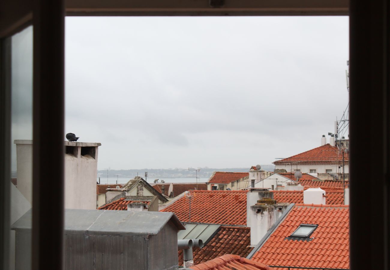 Apartamento em Lisboa - Apartamento em Alfama com varanda - TTL37