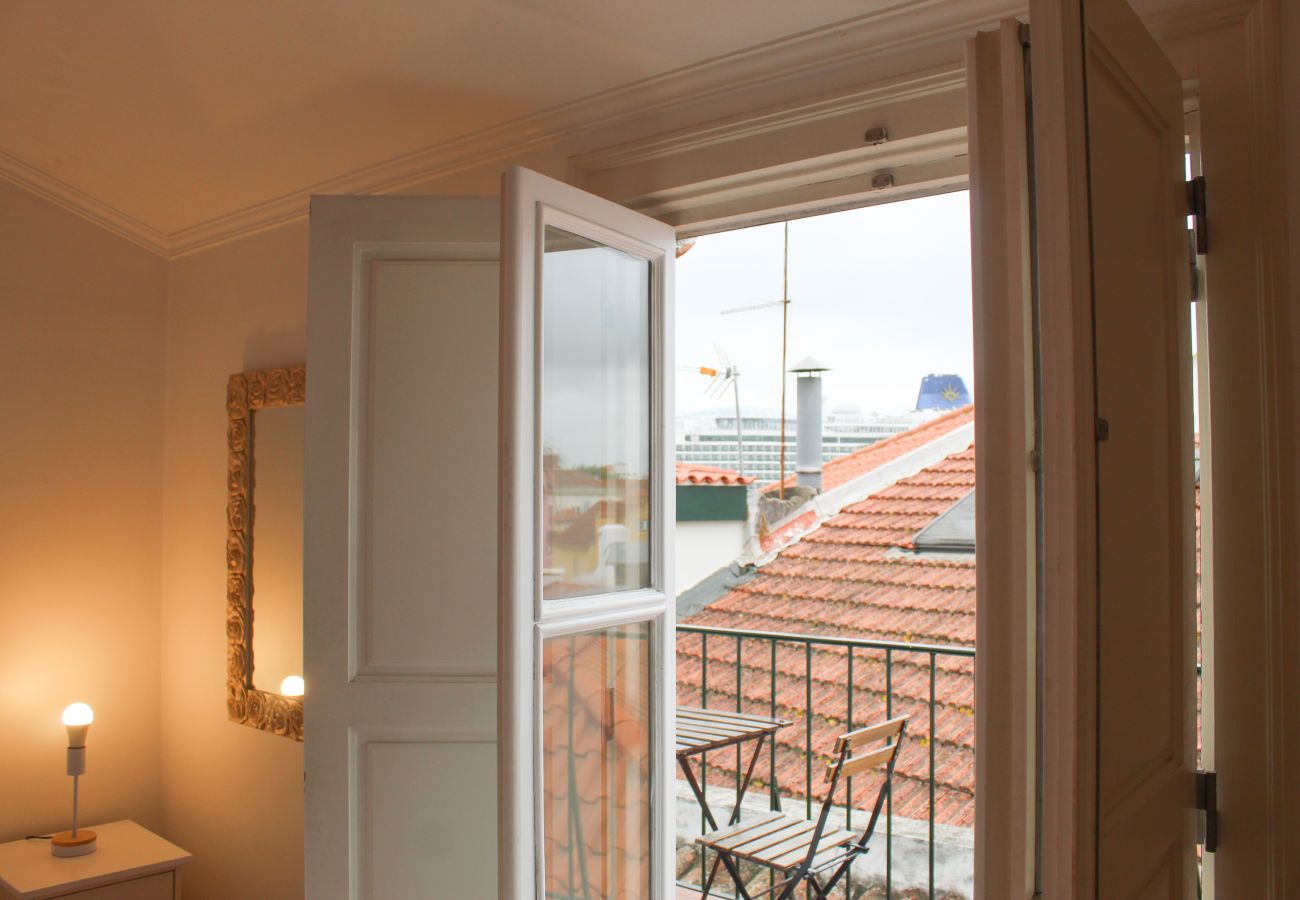 Apartamento em Lisboa - Apartamento em Alfama com varanda - TTL37